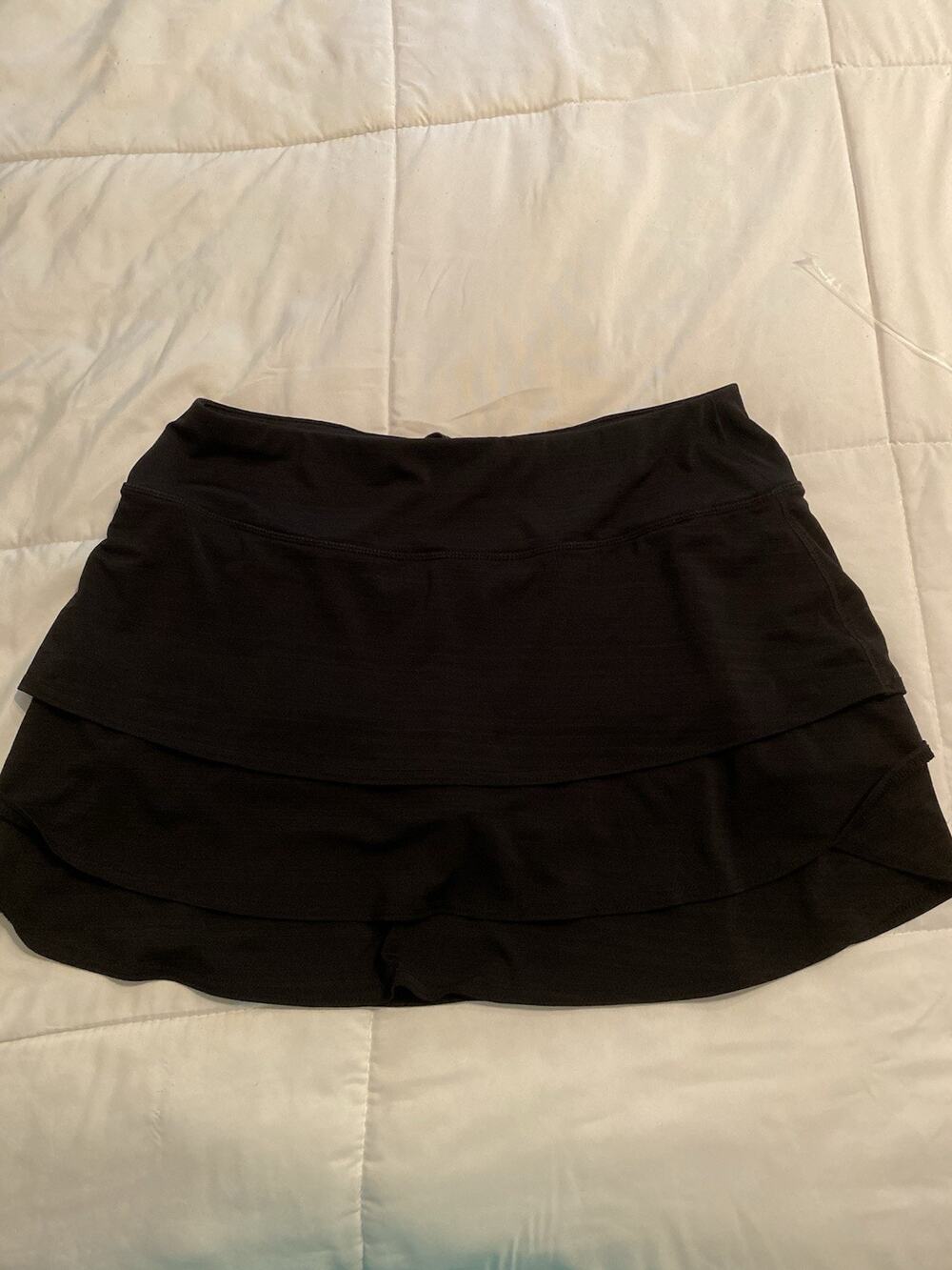 Athleta Ruffle Detail Skort Skirt Pocket Tennis Golf Black size Medium